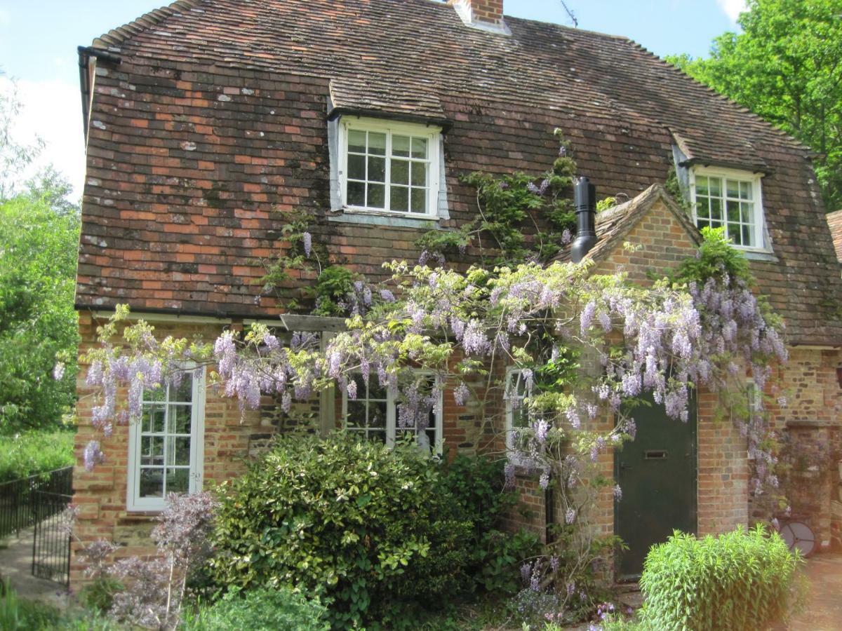 Tilford Mill Cottage Farnham  Buitenkant foto